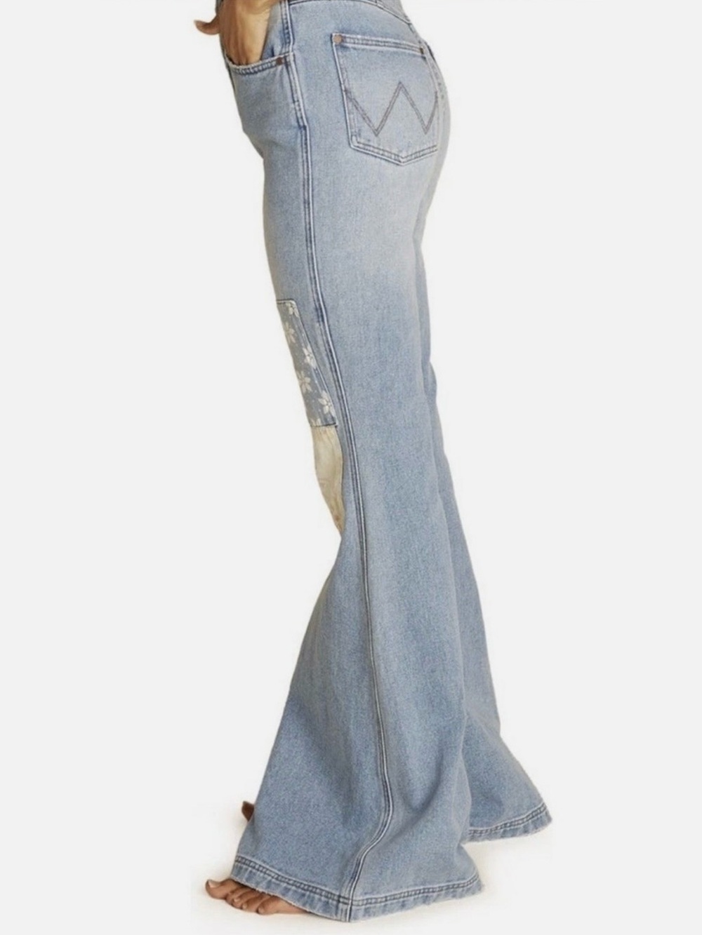 Wrangler X Billabong Collab Extra Flare Jeans Size 27 Blue Lightwash Patchwork - Picture 4 of 14